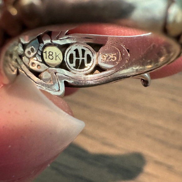 JOHN HARDY Dot Sterling Silver
18K Yellow Gold Ayu Petite Leaf Wrap
Ring Sz 6.5 - Picture 3 of 8